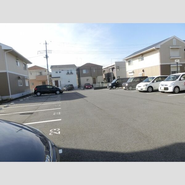 ヴェルメゾンおゆみ野　E 駐車場