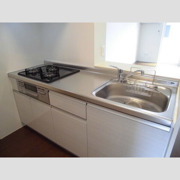 メルヴェーユ三郷中央　B302号室 対面キッチン