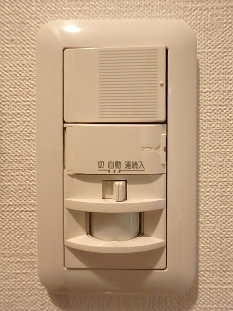 グランド・ガーラ代々木参宮橋3階 人感センサー付き玄関照明リモコン