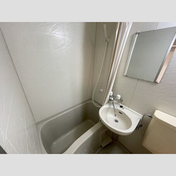 コンフォール小泉203号室 浴室(洗面台付き)