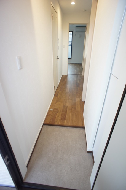 クオーレ薬円台Ⅱ 広々とした玄関スペース