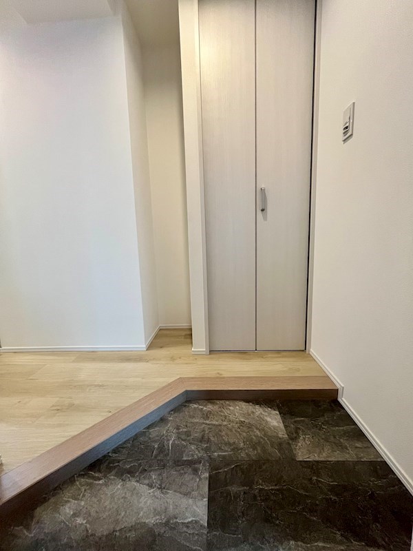 レジディア虎ノ門6階 玄関