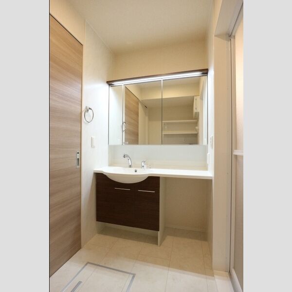 ジュモンターニュ102号室 洗髪洗面化粧台