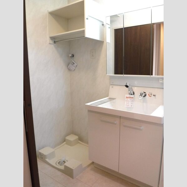 ヴィラ　リッツⅢ305号室 洗面室