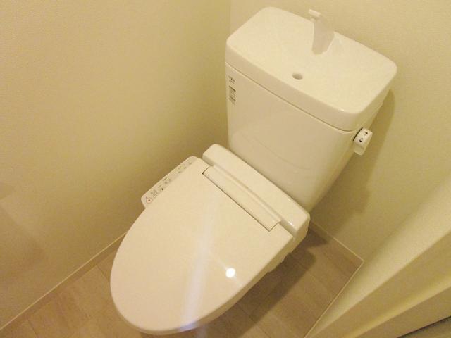 Ｌｉｂｅｒｔｅ小机1階 トイレ