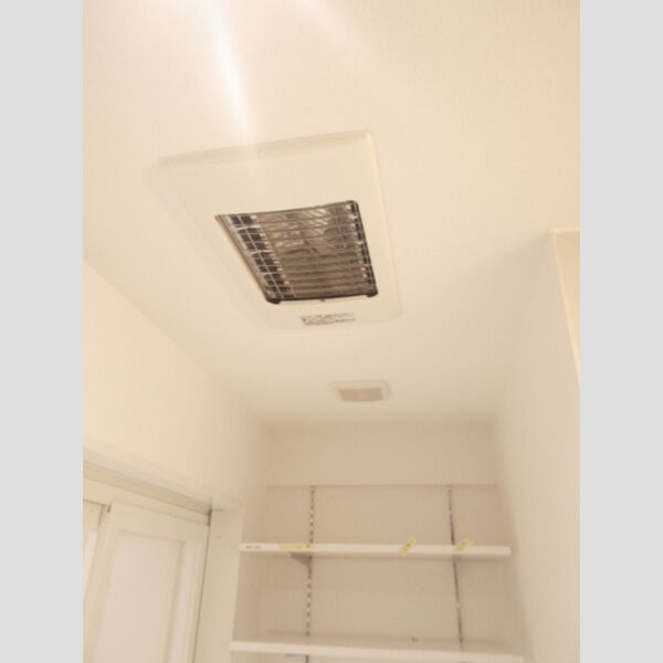 ラ・ベレッツァ　フェリオ505号室 冷風機能付幅射暖房機