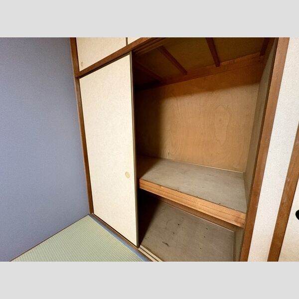 サンルミエール 和室押入