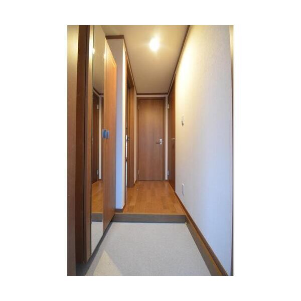 プレシャスI202号室 玄関