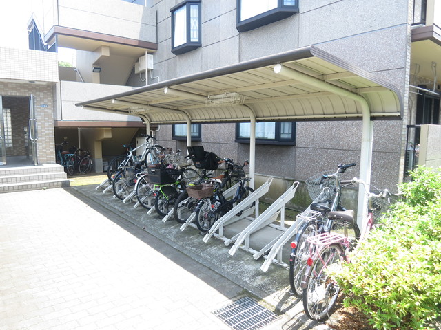 ベルウッド白百合2A号室 駐輪場　※実際の使用状況とは異なります(現況優先)