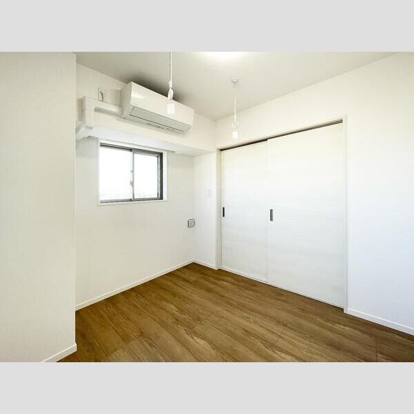 Alivis東瑞江601号室 リビング