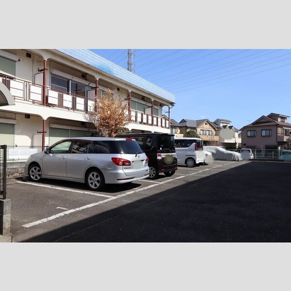 アメニティハウス高木 駐車場