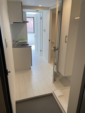 ネオステージ舟渡301号室 玄関