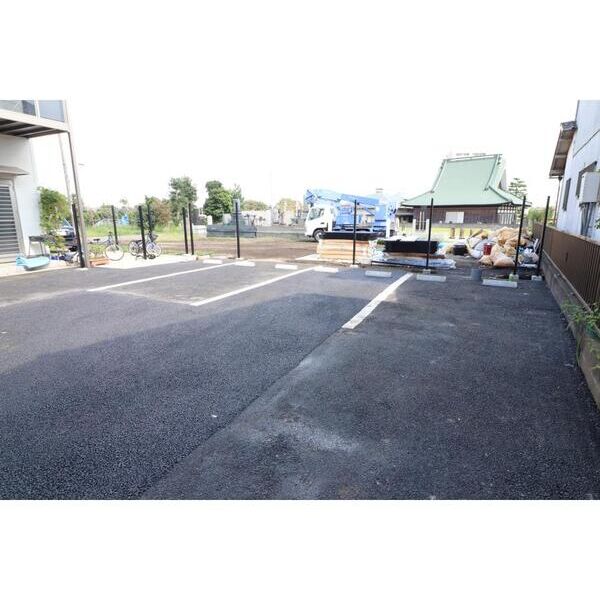 Astoltia103号室 駐車場