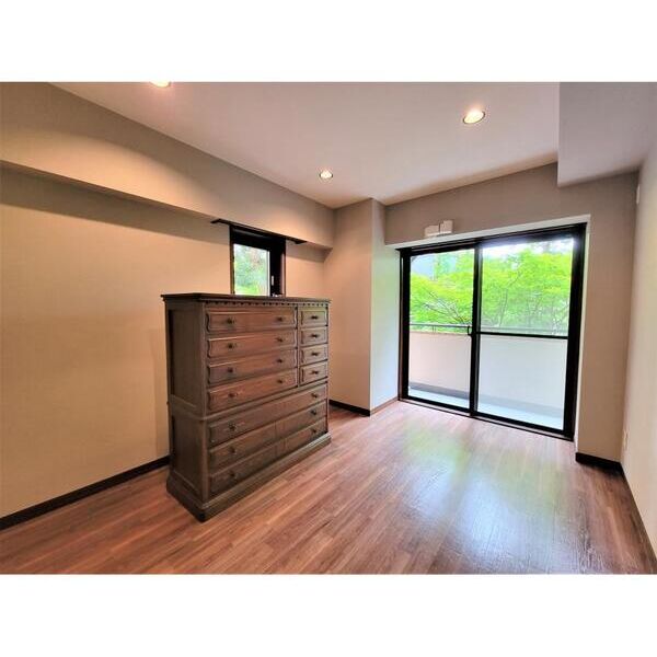 綾東ヴィレッジ弐番館104号室 リビング