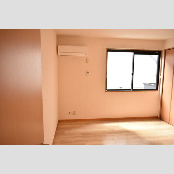 プリムヴェール　八番館101号室 洋室7帖