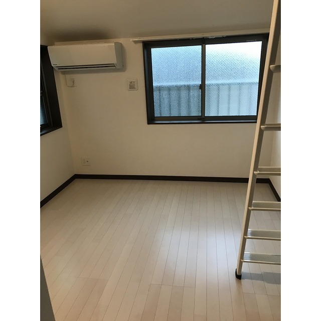 203号室