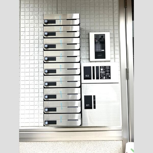 グラナーデ氷川町101号室 ポスト・オートロック・宅配ボックス