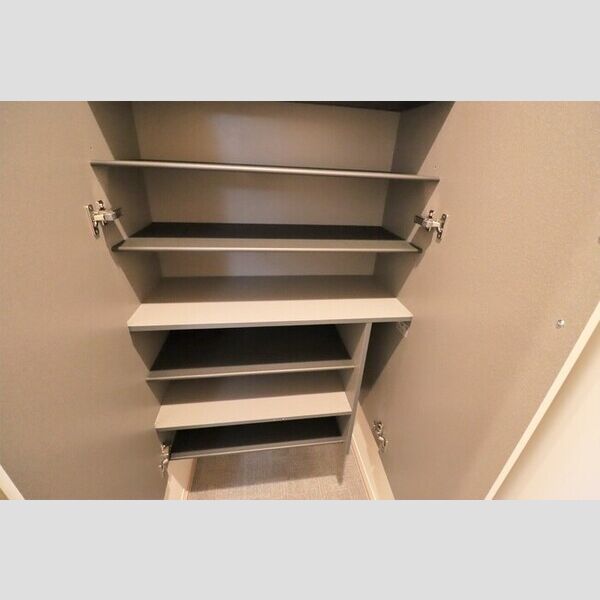 ルーデンス湘南Ⅱ 玄関のシューズボックス