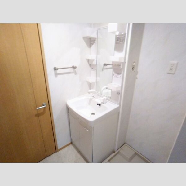 ドルフエンデ102号室 同建物別部屋の参考画像