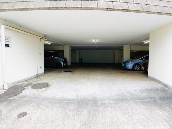 パークアベニュー401号室 駐車場