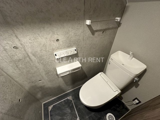 ルミナス池袋本町1階 シャワー機能付きトイレ