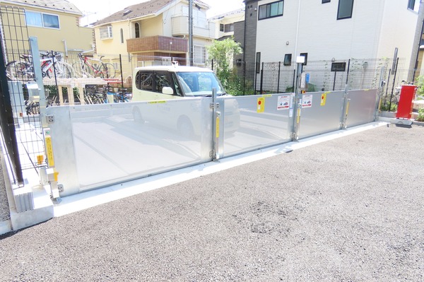 ＫＤＸレジデンス西調布409号室 駐車場