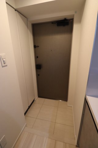 GENOVIA新子安0404号室 玄関