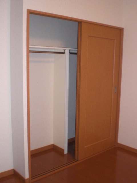 レオパレスグランディ朝日 玄関