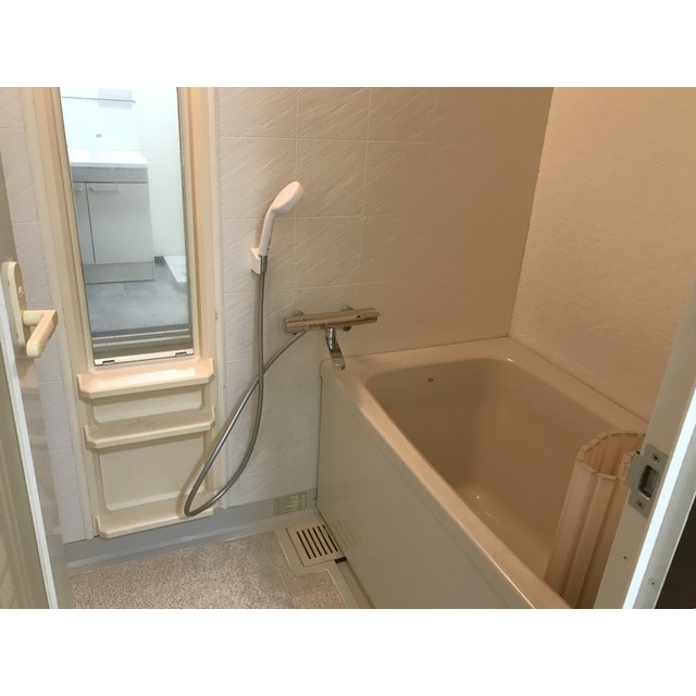 モンメール大磯107号室 お風呂