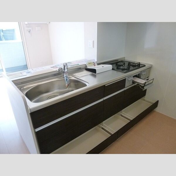フェリーチェ　B201号室 ワイドサイズ対面式システムキッチン(L=2100)
