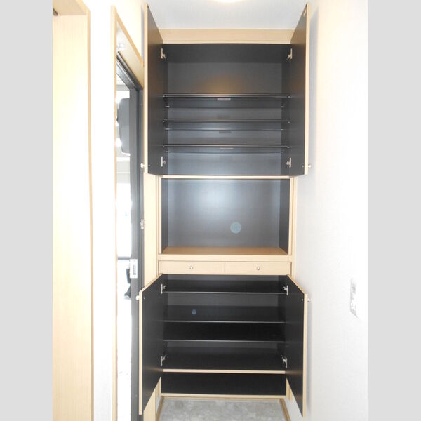 リブェール101号室 玄関