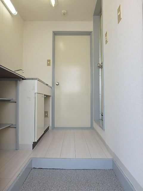 カルタス２１戸田第５2階 玄関