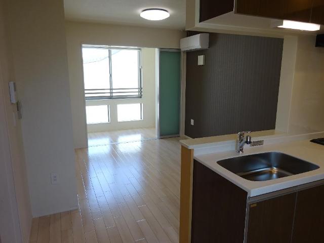 エル・クーレ201号室 リビング