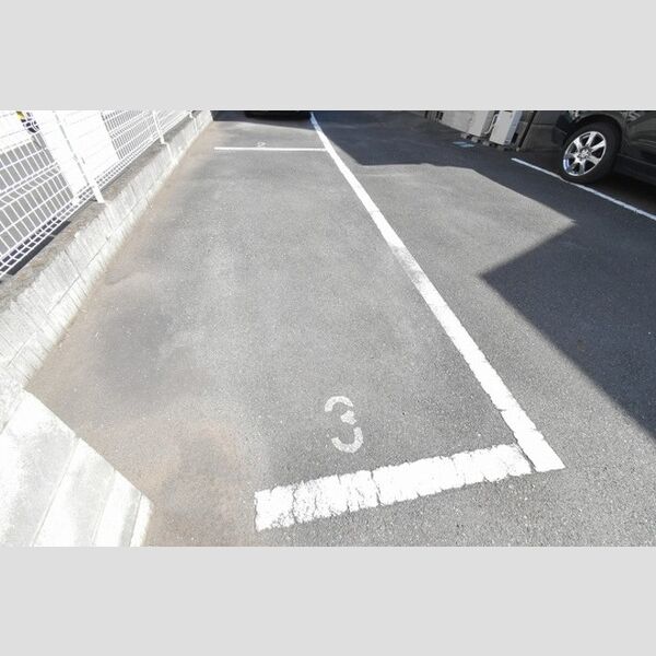 ハイツひまわり 駐車場