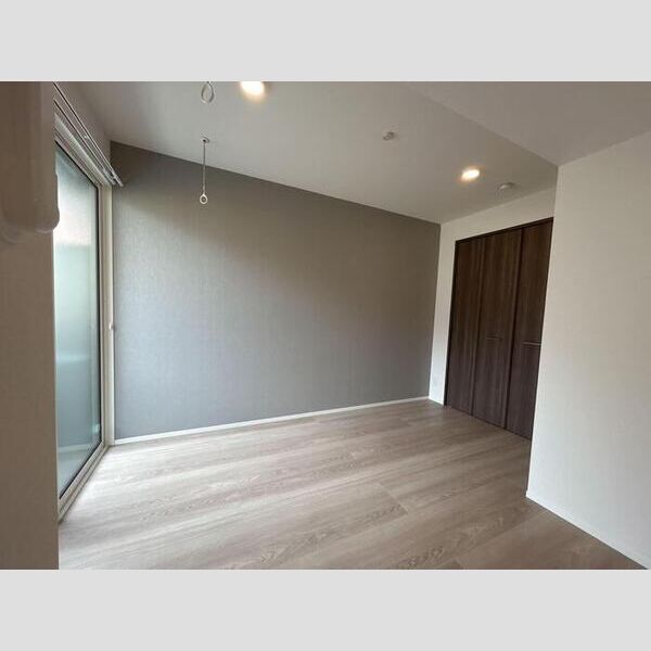 セレスティア西綾瀬105号室 洋室