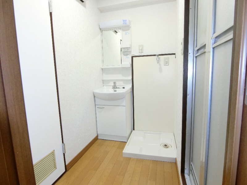 スカイマンションＡ棟 洗濯機置場と洗面台がセットで便利