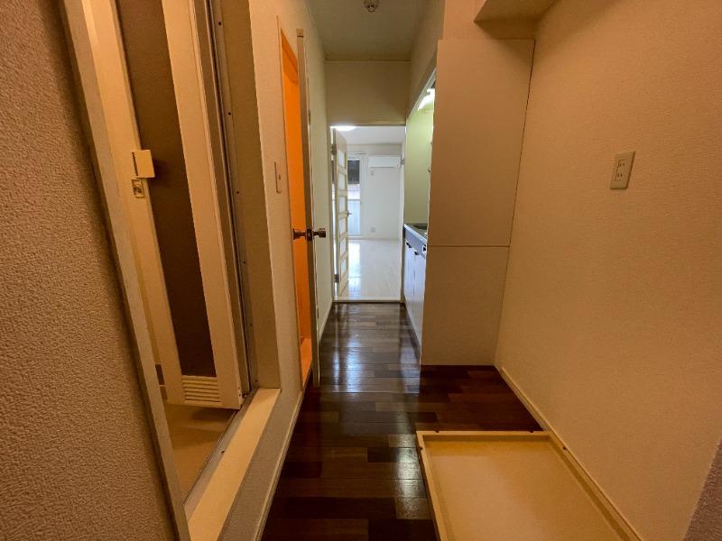 メゾンＩＮＡ1階 玄関廊下☆