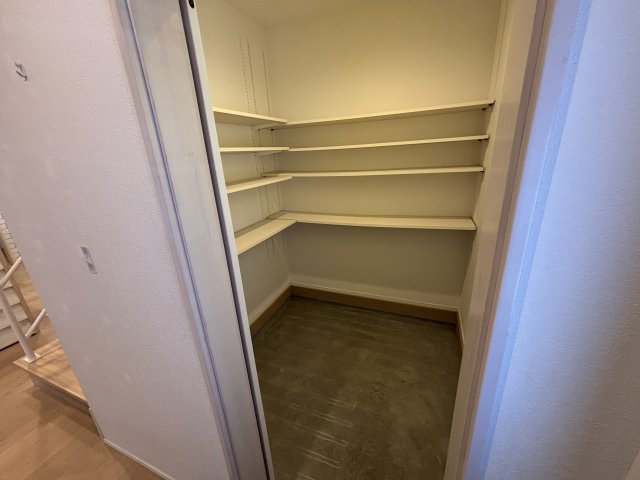 浜須賀戸建 収納