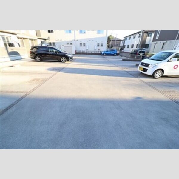 クリアシーズンズ　C 駐車場