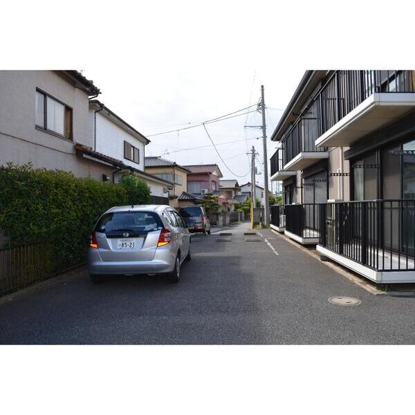 ピアリII 駐車場