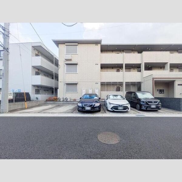 クレストステージ東大宮 駐車場