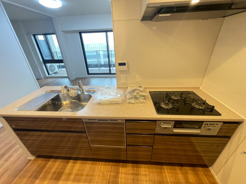 レーベン横浜山手 ONE WARD COURT キッチン