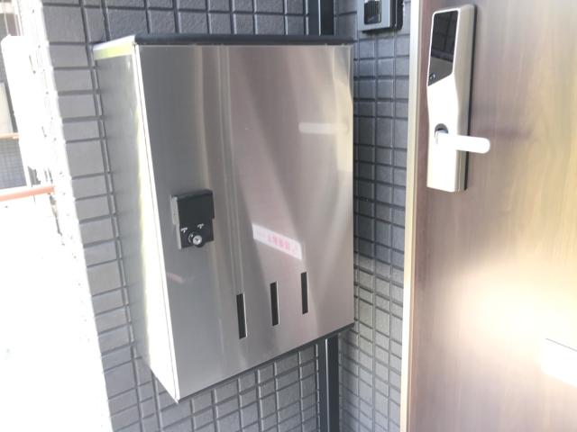 川口市大字安行領根岸　アパート新築工事203号室 宅配ボックス（イメージ）