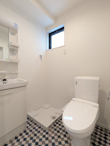 エスビーメゾン南鳩ヶ谷0101号室 トイレ