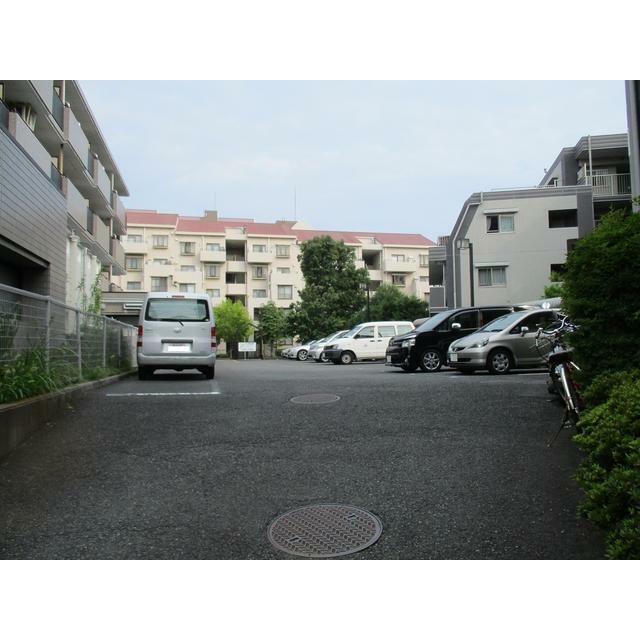 サンヒルズ中山3階 駐車場