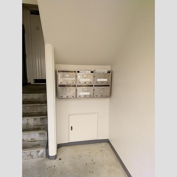 ルミエール湘南 共用ポスト