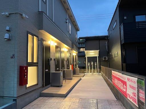 Rose Stellato (ローズ ステラート) 外観写真（夜）