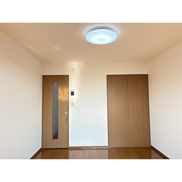 アンプルールフェールロマン 内観