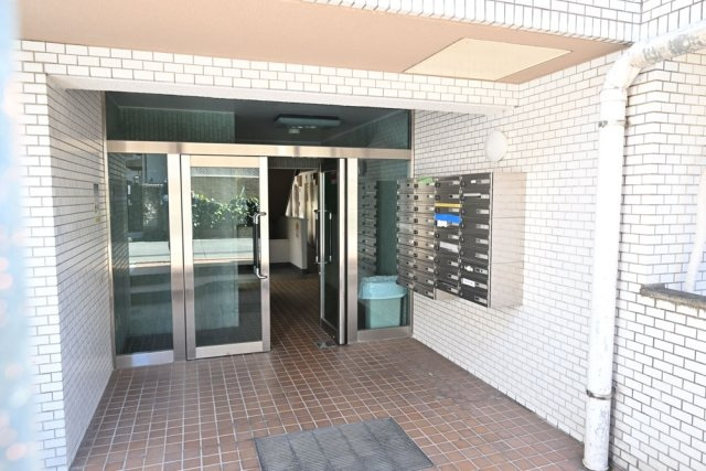 スカイコート落合305号室 エントランス