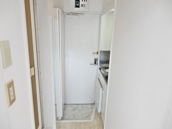 ネルソンパートⅣ103号室 玄関